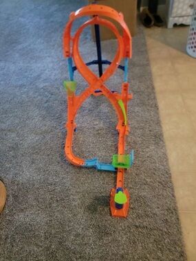 Kids hot wheels track
